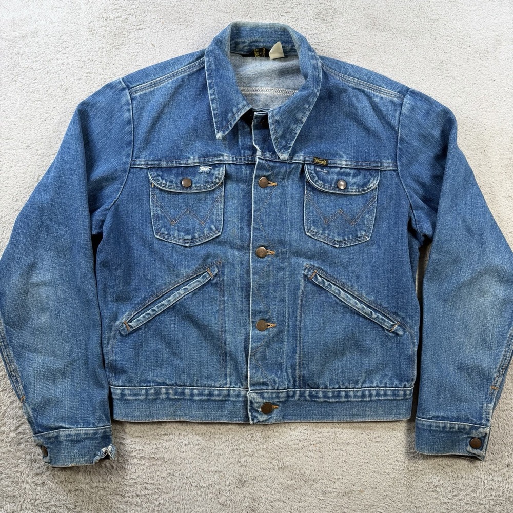 Vintage Wrangler Trucker Jacket Men 42 Medium Blue No Fault Denim Made in USA